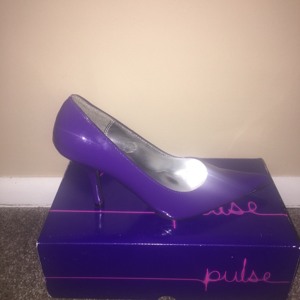 Purple patent leather pumps